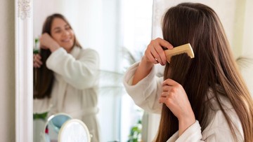 cara-memakai-minyak-kelapa-untuk-mengatasi-rambut-dan-kulit-kepala-kering