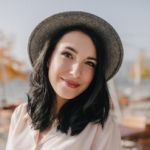 zodiak-perempuan-yang-dikenal-memiliki-aura-memesona