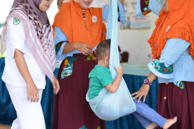 hasil-timbangan-anak-bebani-para-ibu:-cap-negatif-dari-tenaga-posyandu-hambat-kasus-‘stunting’