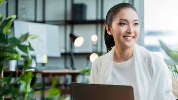 3-ciri-perempuan-yang-percaya-diri-dengan-aura-penuh-keyakinan